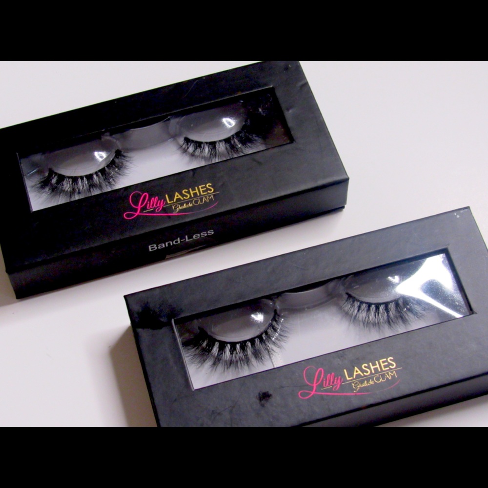 eyelashes